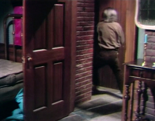 652 dark shadows werewolf escapes