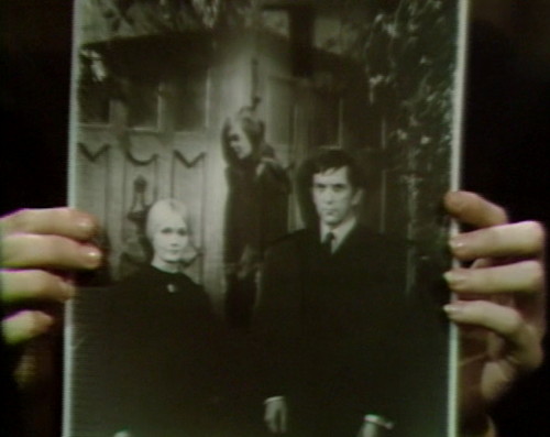 659 dark shadows carolyn vicki barnabas 8
