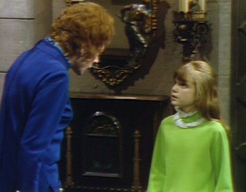 673 dark shadows julia amy bed