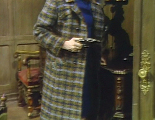 673 dark shadows julia gun