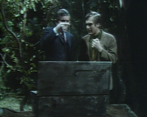 684 dark shadows barnabas chris grave robbing