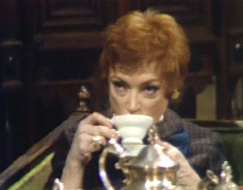 686 dark shadows julia tea