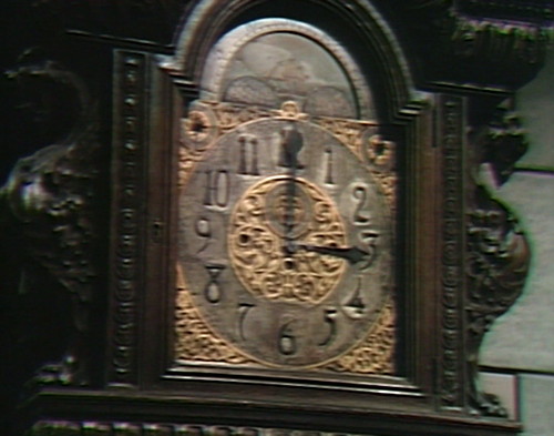 688 dark shadows clock 3