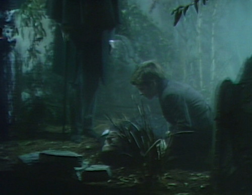 725 dark shadows jamison quentin grave