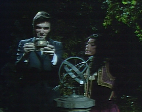 736 dark shadows quentin magda urn