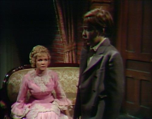 01 755 dark shadows laura jamison come