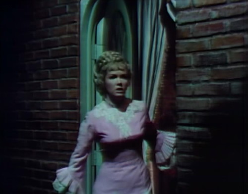 06 755 dark shadows laura stop