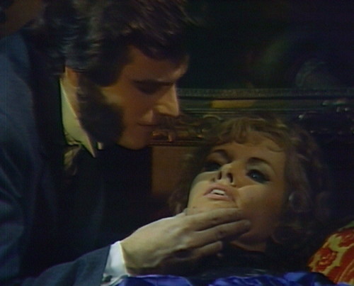 738 dark shadows quentin laura kiss