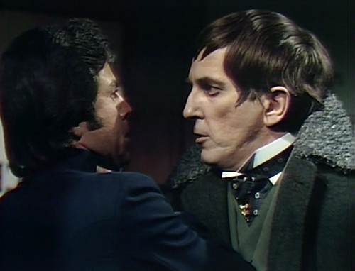 787 dark shadows police barnabas kiss