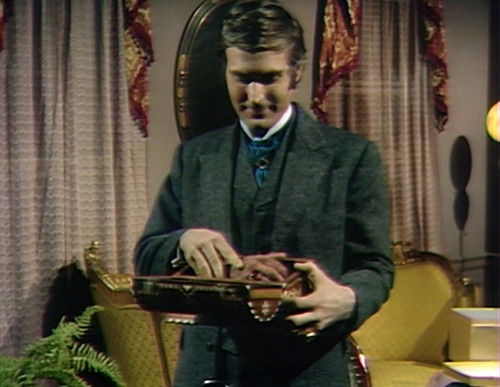 812 dark shadows tim hand