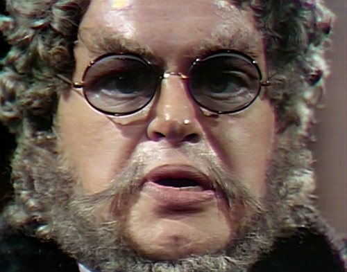 819 dark shadows petofi camera