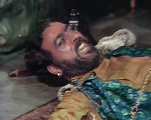 828 dark shadows johnny floor