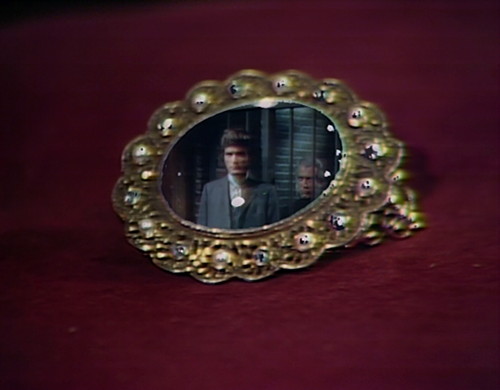 831 dark shadows quentin trask amulet