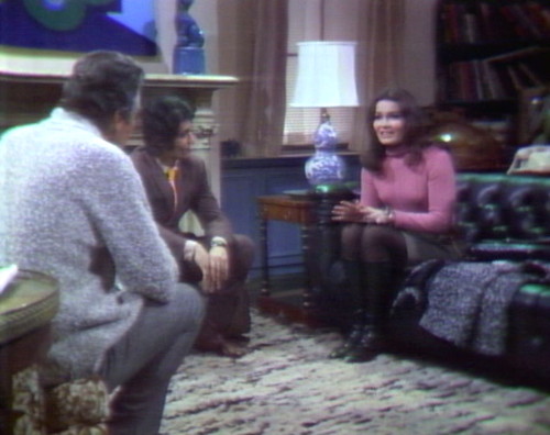 834 dead of night camera shadow