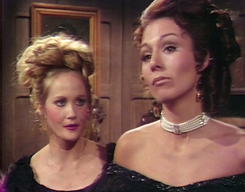 846 dark shadows charity kitty flare