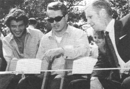 854 dark shadows quentin smile parade