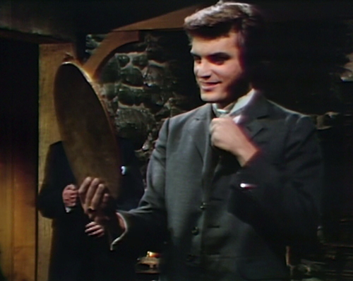 856 dark shadows petofi mirror