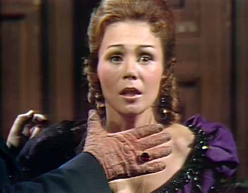 859 dark shadows kitty threatened