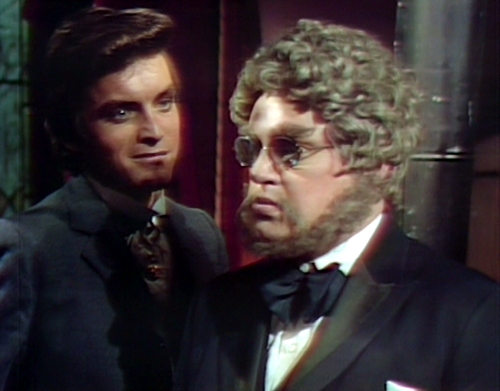 859 dark shadows quentin petofi hostile