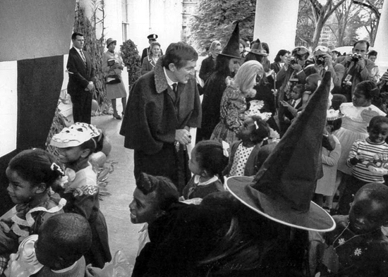 873 dark shadows barnabas young set