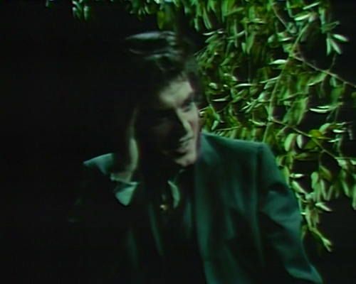 875 dark shadows quentin relief