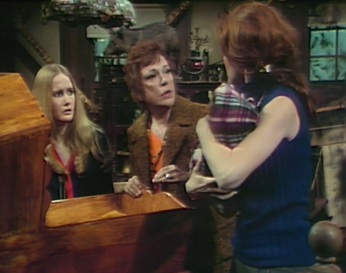 896 dark shadows carolyn julia megan