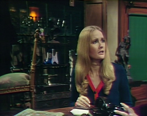 902 dark shadows quentin carolyn window