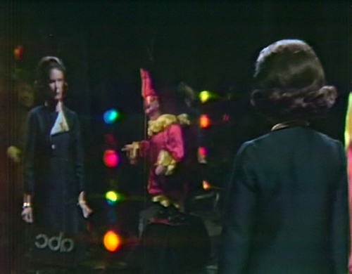 904 dark shadows liz mirror blooper