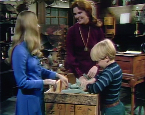 906 dark shadows carolyn megan alexander work