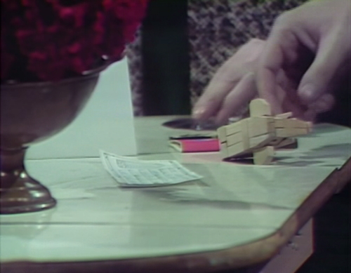 909 dark shadows julia quentin things