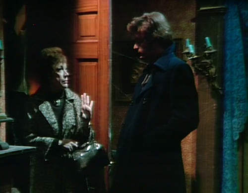 911 dark shadows julia quentin hand