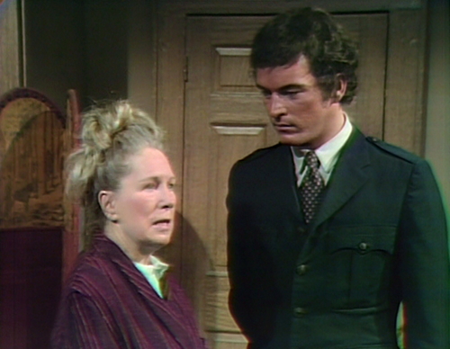 928-dark-shadows-hutchins-philip-useful