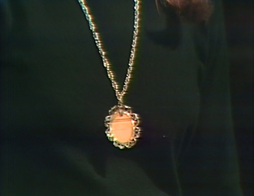 928-dark-shadows-megan-locket