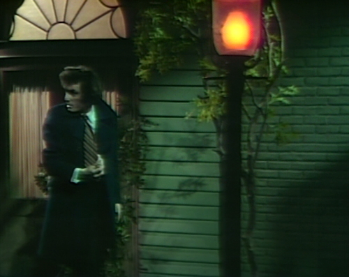 932-dark-shadows-quentin-lost