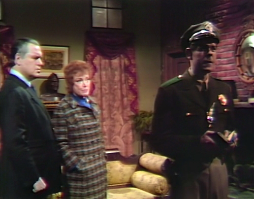 934-dark-shadows-stokes-julia-davenport-downstage