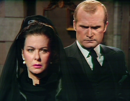 936-dark-shadows-liz-roger-hypnotized