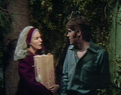 944-dark-shadows-sabrina-chris-package