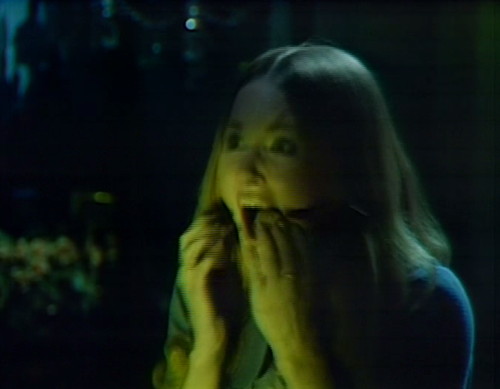 945-dark-shadows-carolyn-screaming
