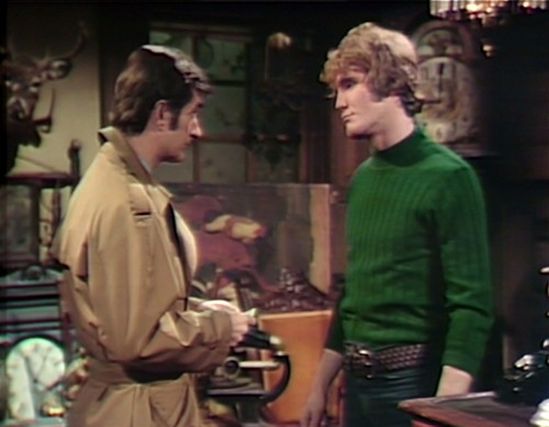 949-dark-shadows-guthrie-jeb-traveling