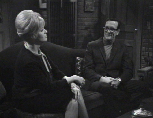 949-dark-shadows-laura-guthrie-the-bottom