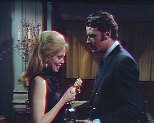 954-dark-shadows-angelique-sky-objet