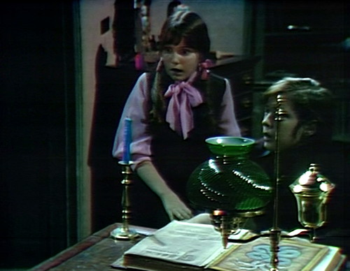 959-dark-shadows-amy-david-candle