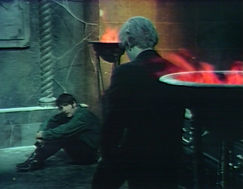 960-dark-shadows-chris-davenport-crypt