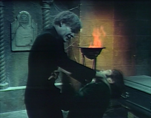 960-dark-shadows-davenport-chris-touch