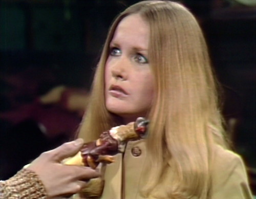 962-dark-shadows-carolyn-breakin-2