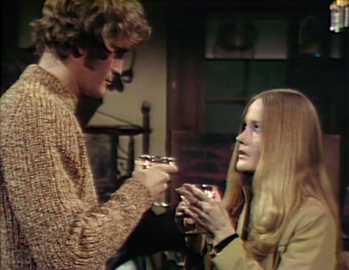 962-dark-shadows-jeb-carolyn-drink