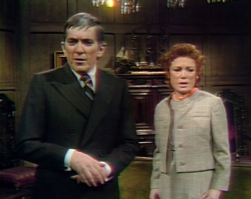 970-dark-shadows-barnabas-julia-nes