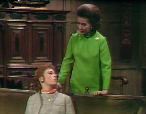 971-dark-shadows-julia-liz-mean