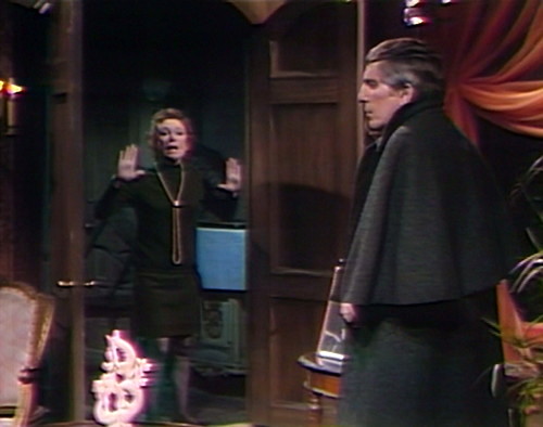 980-dark-shadows-julia-barnabas-parallel-time-door