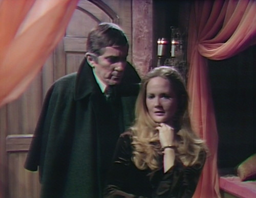 981-dark-shadows-barnabas-carolyn-help